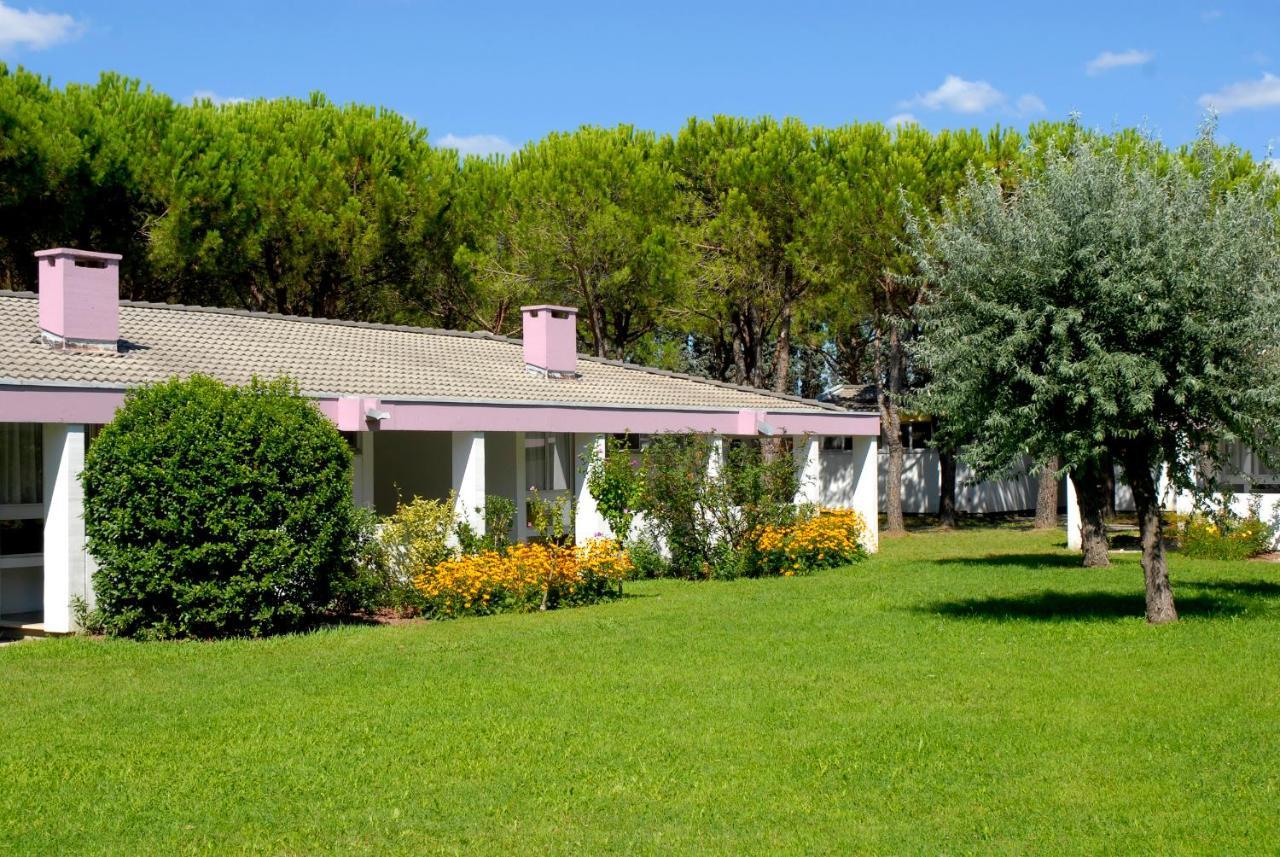 Club Del Sole Marina Julia Family Collection Hotel Exterior photo
