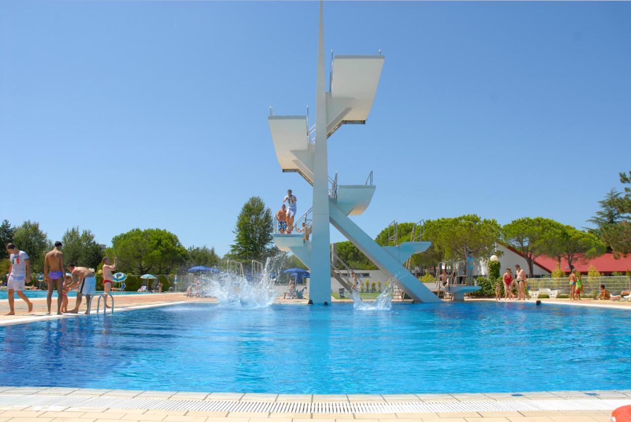 Club Del Sole Marina Julia Family Collection Hotel Exterior photo